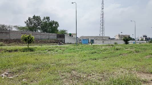 U BLOCK NEAR TO THIS GOOD LOCATION PLOT FOR SALE