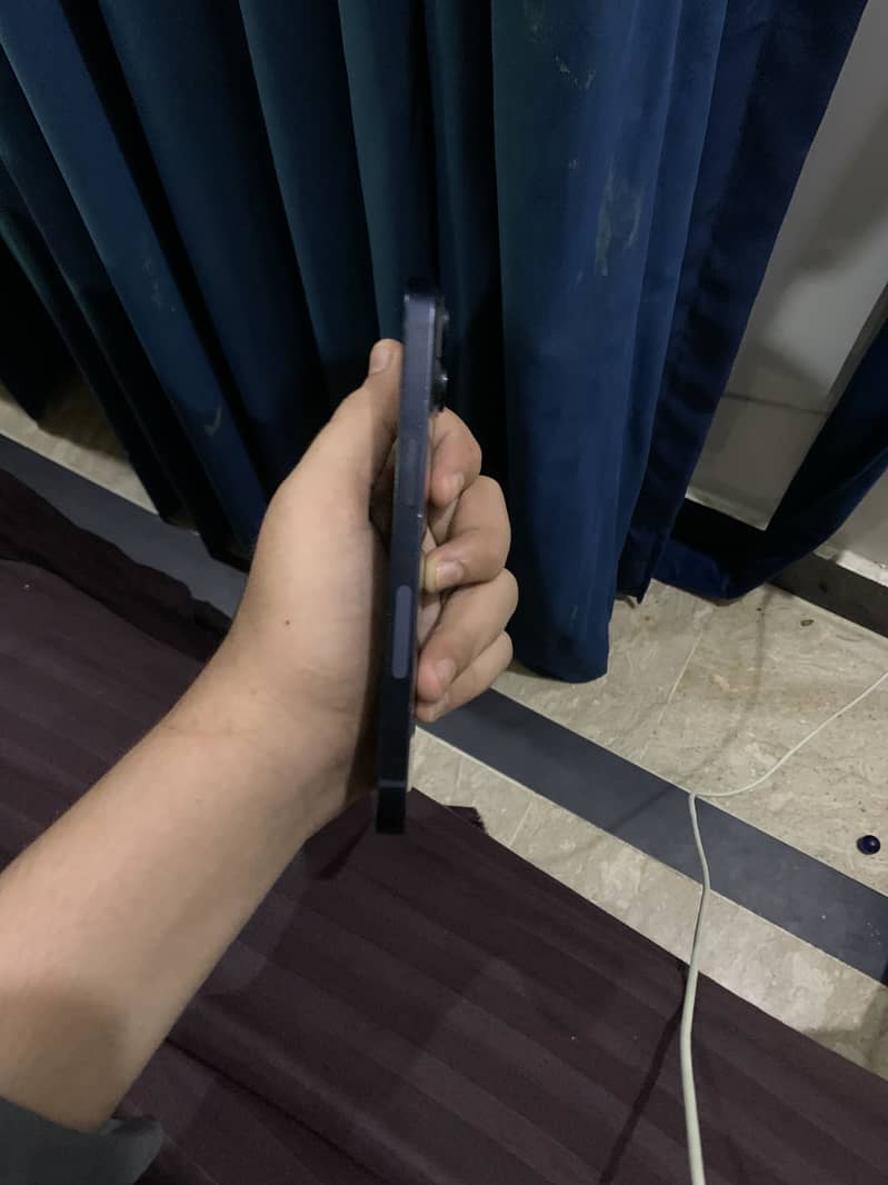 Apple iPhone 14 3