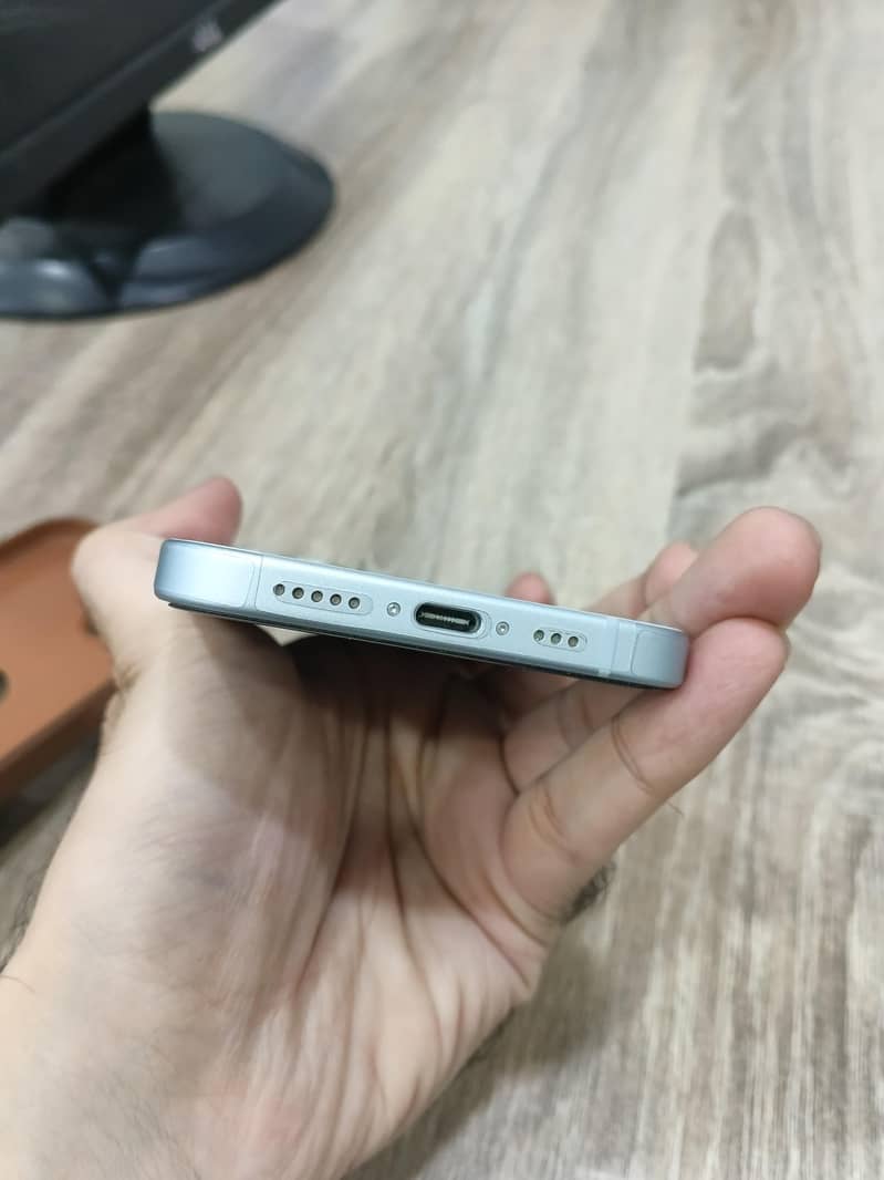 Apple iPhone 15 2