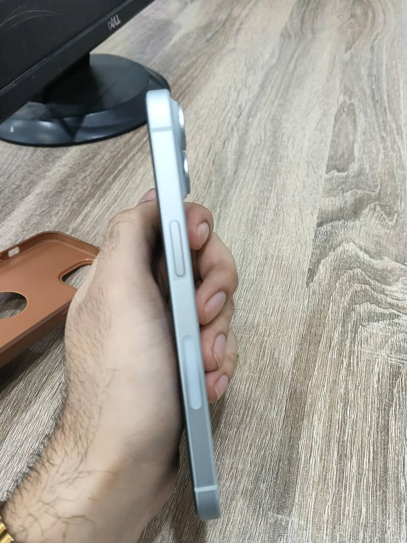 Apple iPhone 15 3