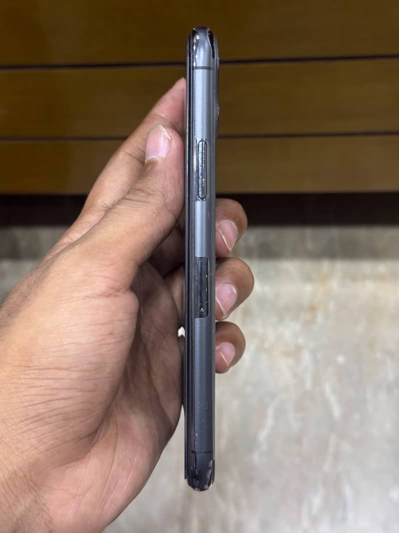 Apple iPhone 11 Pro 3