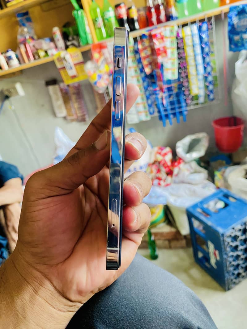 iphone 12 Pro 2