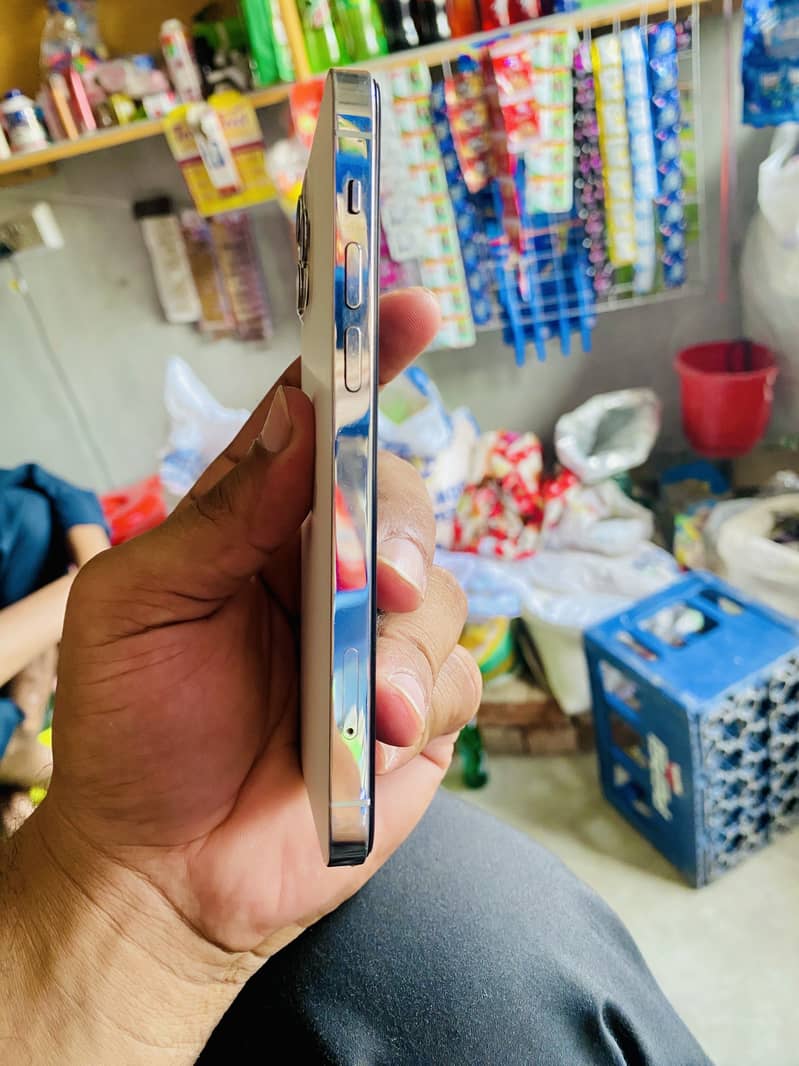 iphone 12 Pro 3