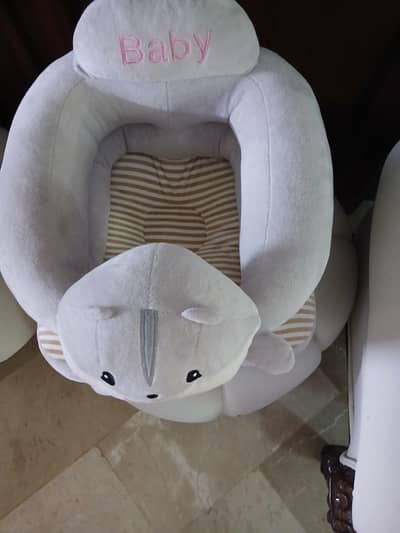 cushioned chair, car seat kidillo