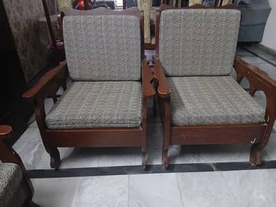 solid wooden 5 seater sofa with cushions - Good condition