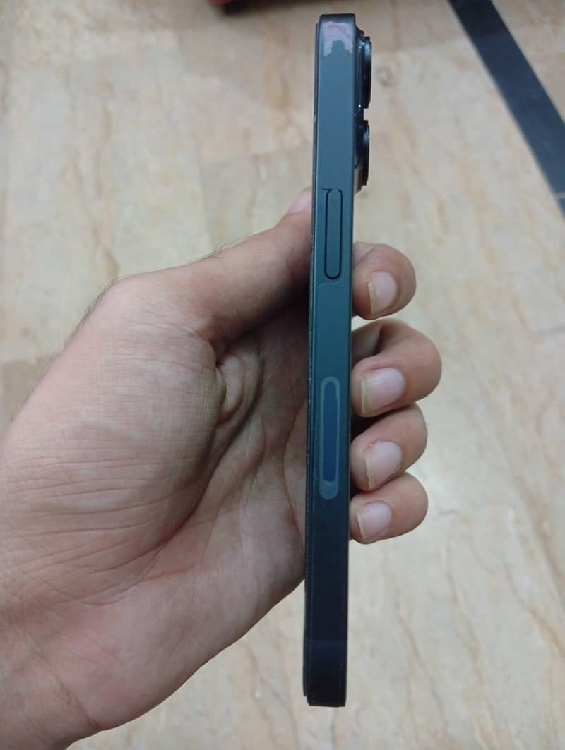 Apple iPhone 14 5