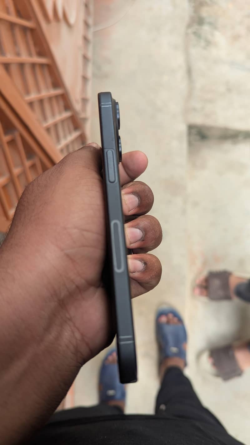 Apple iPhone 15 2