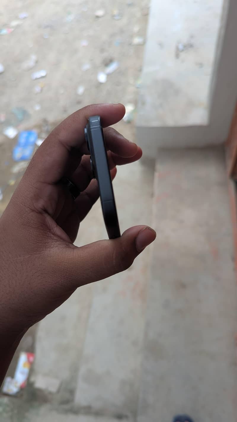 Apple iPhone 15 5
