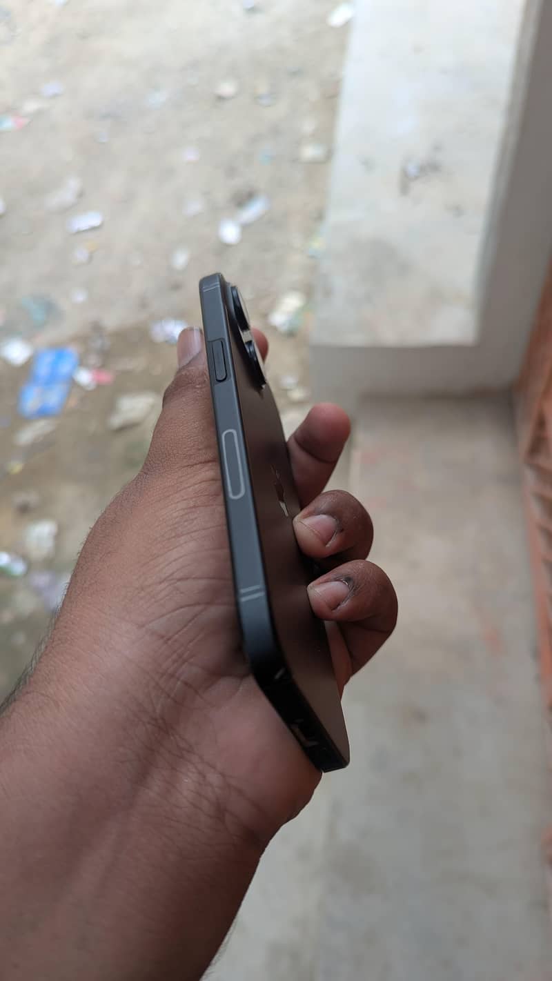 Apple iPhone 15 7