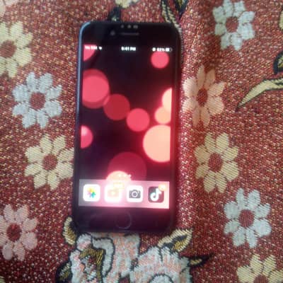 Apple iPhone 7