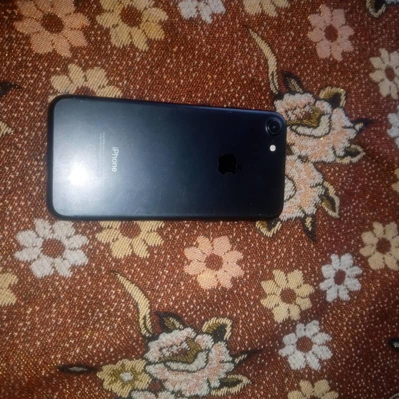 Apple iPhone 7 7