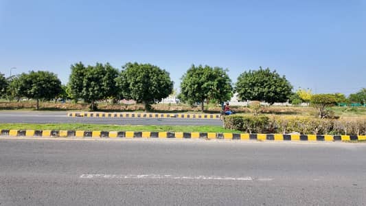 F BLOCK NEAR TO THIS GOOD LOCATION PLOT FOR SALE