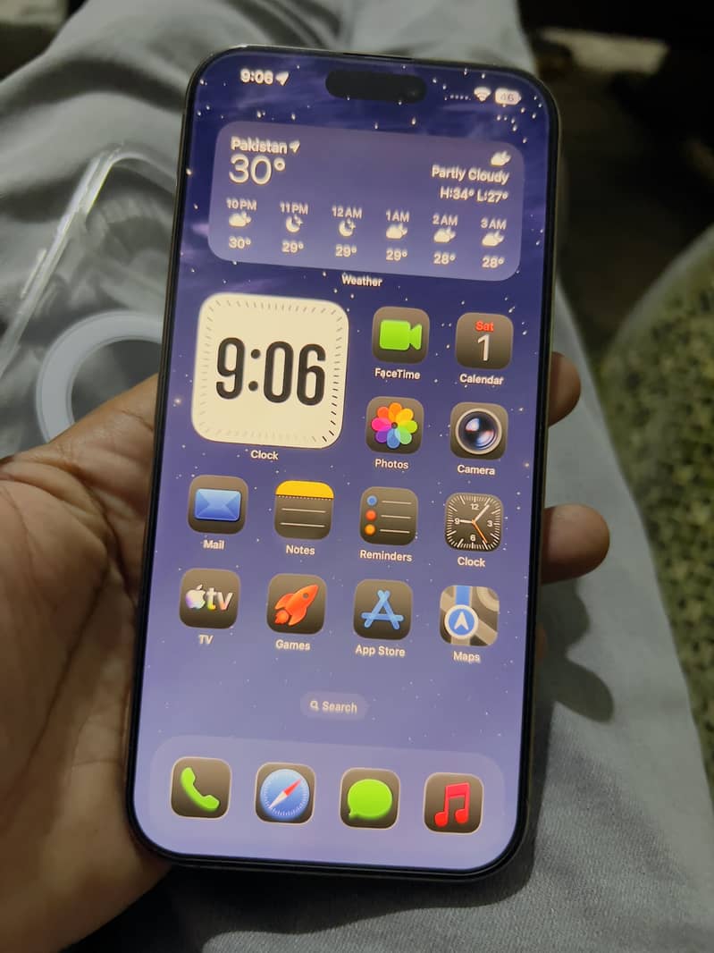 Apple iPhone 16 Pro Max 0