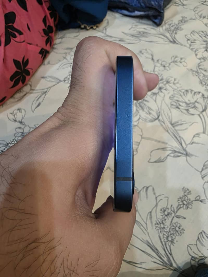 Apple iPhone 12 1