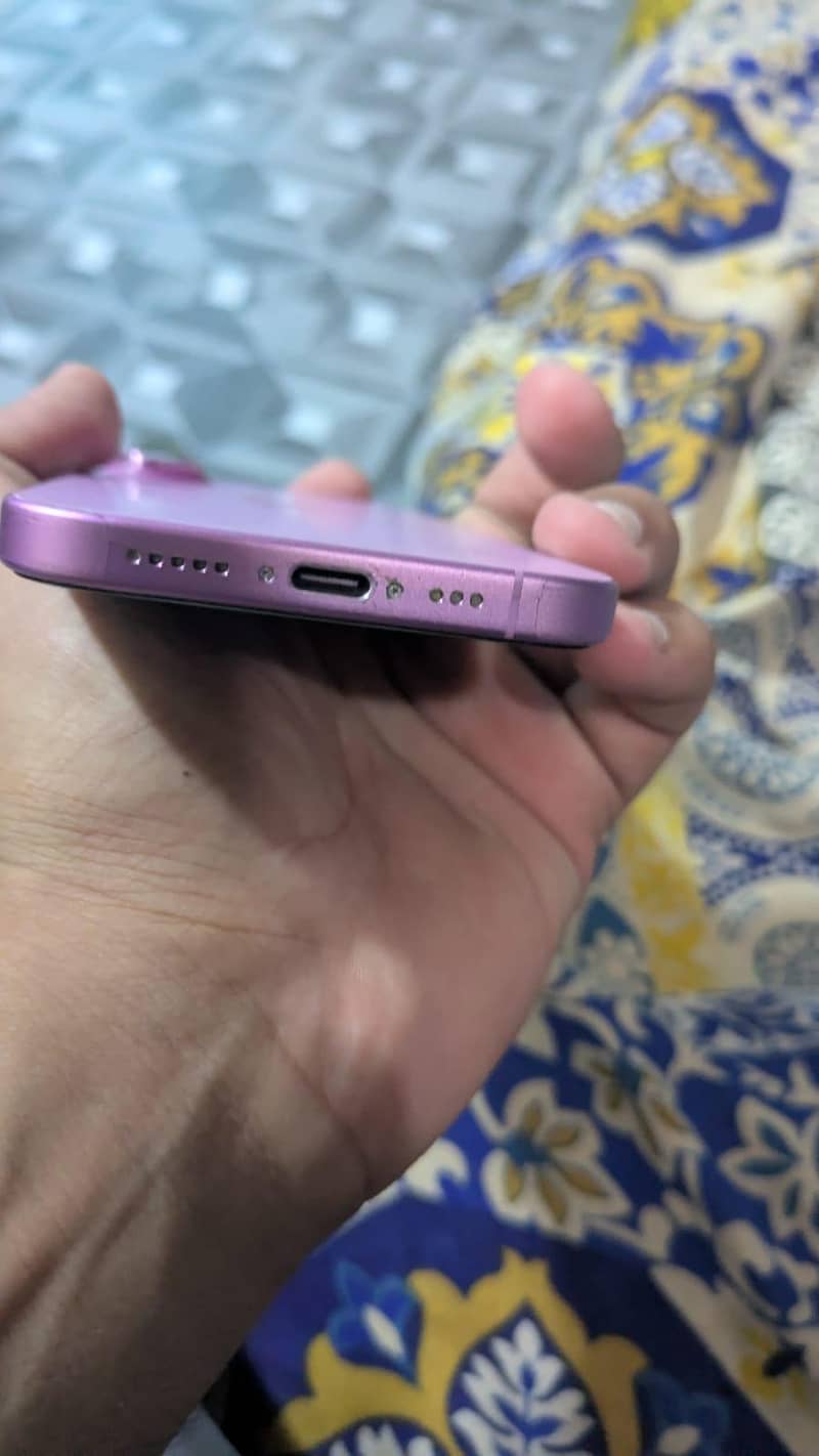 Apple iPhone 16 2