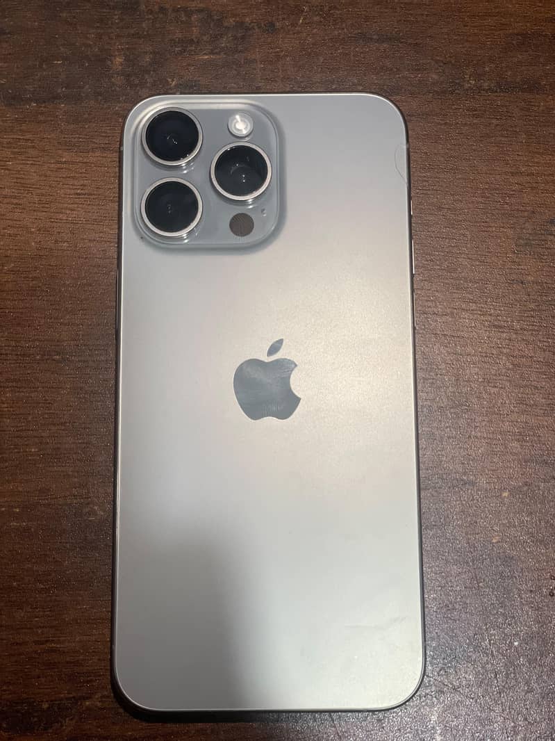 Apple iPhone 15 Pro Max 0