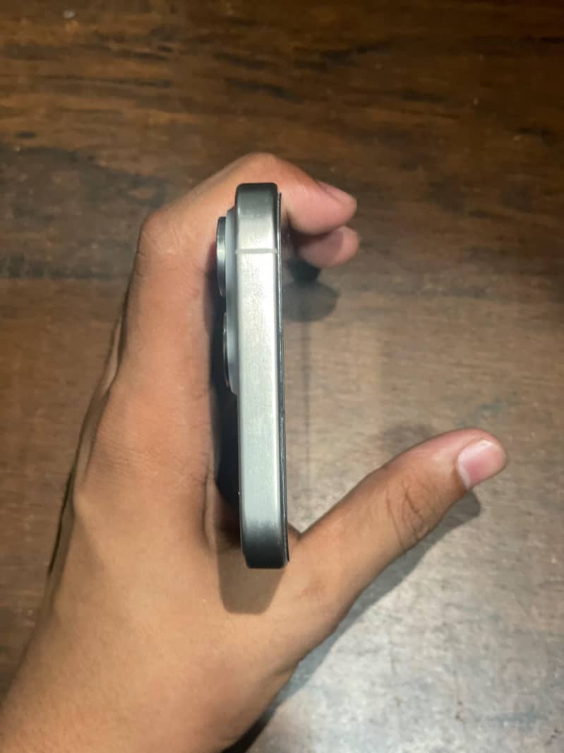 Apple iPhone 15 Pro Max 1