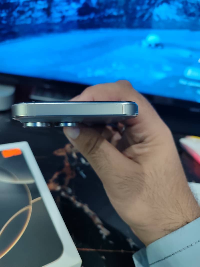 Iphone 16 pro max 4