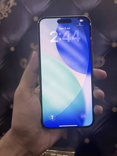 Apple iPhone 15 Pro Max. . factory unlock. e sim 2 month simmchala gi