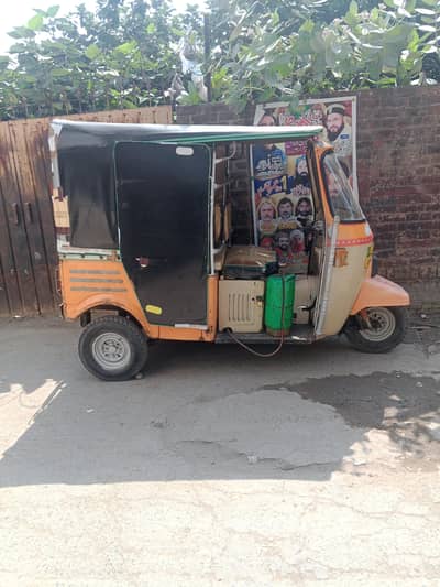 2017 model auto rickshaw
