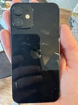 iPhone 12 — 64GB