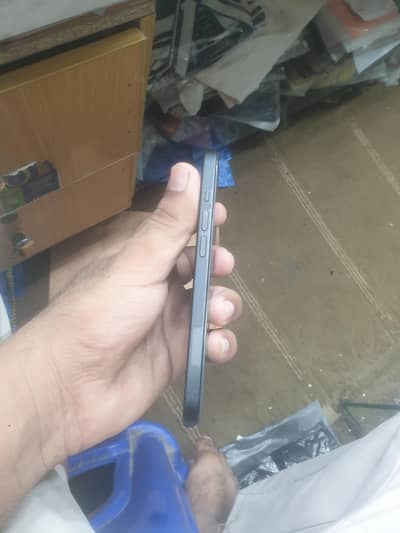 I phone 15 warranty me ha 128gb jv battery  100 water pack