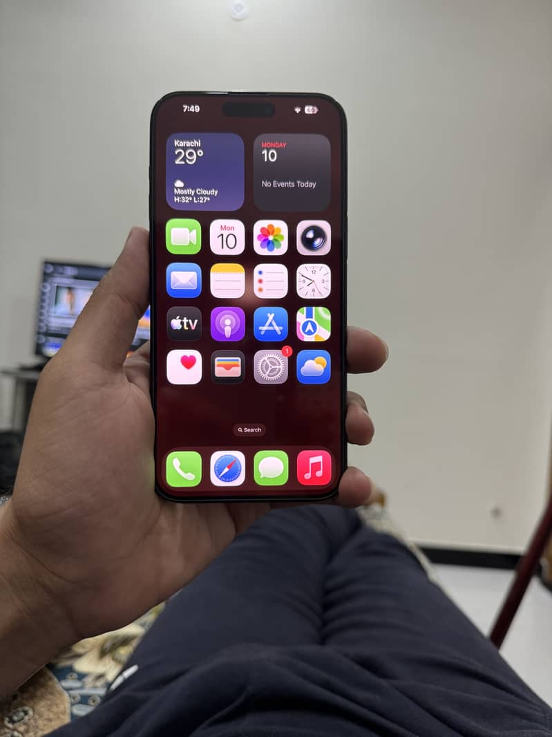 Apple iPhone 15 Pro Max 1