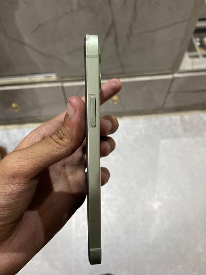 Apple iPhone 12 3