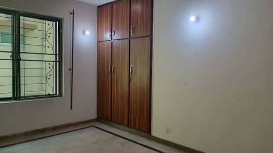 1 kinal single story house for rent in U. E. T housing society with 10KV solar (picture random)