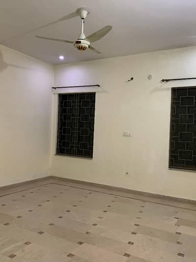 1 kinal single story house for rent in U. E. T housing society with 10KV solar (picture random)