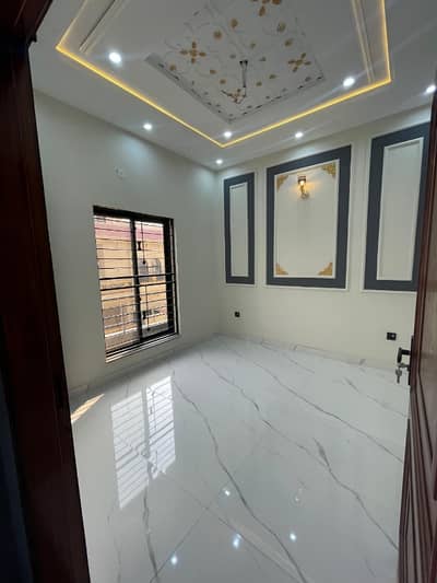 1 Kanal single story house for rent in U. E. T Housing society with 10 Kv solar (picture random)