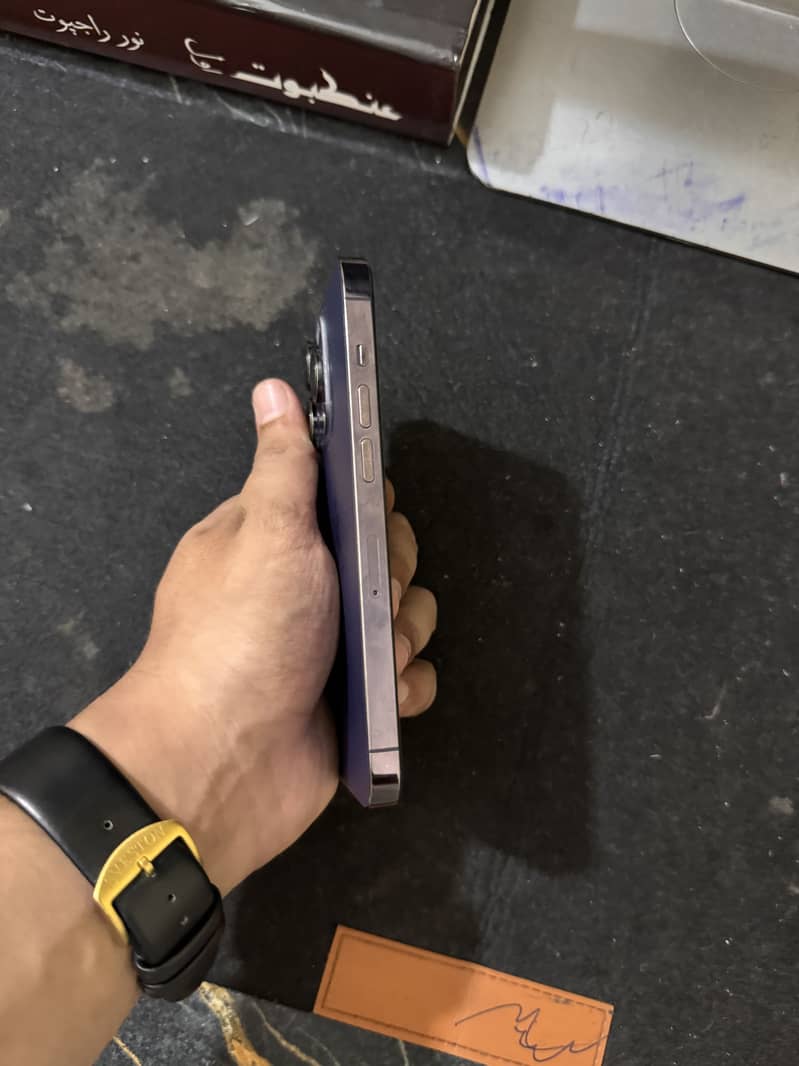 Apple iPhone 14 Pro 1