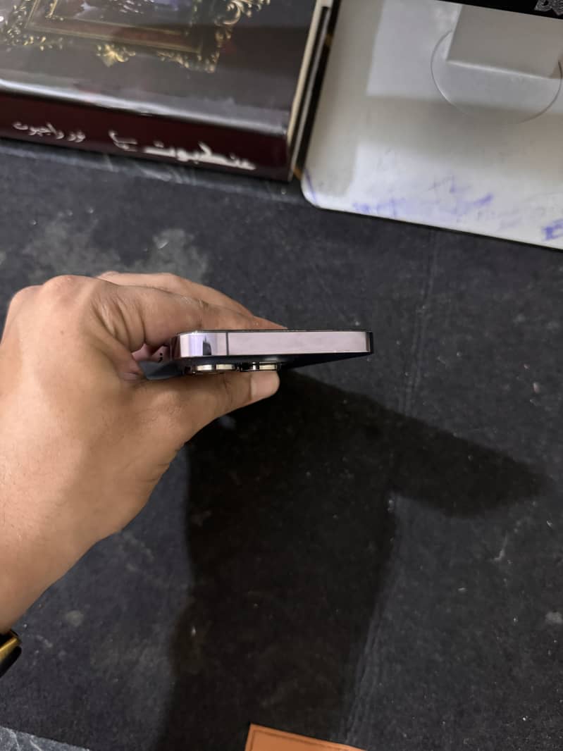 Apple iPhone 14 Pro 2