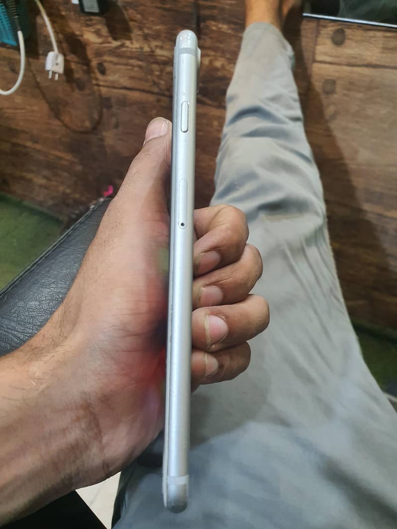 Apple iPhone 7 Plus 3