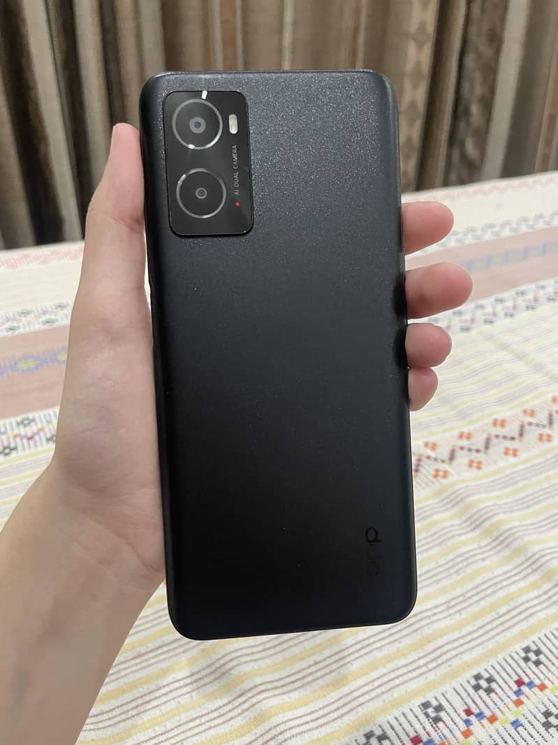 OPPO A76 3