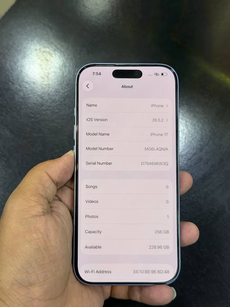 Apple iPhone 17 2