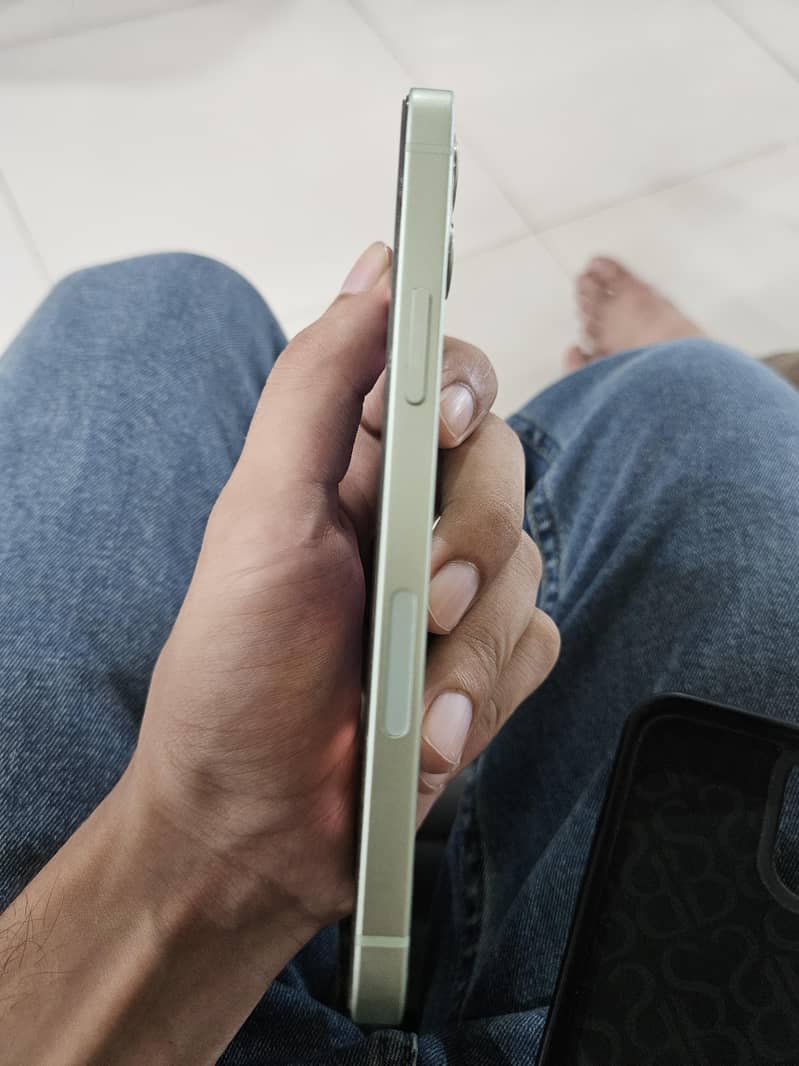 Apple iPhone 12 2