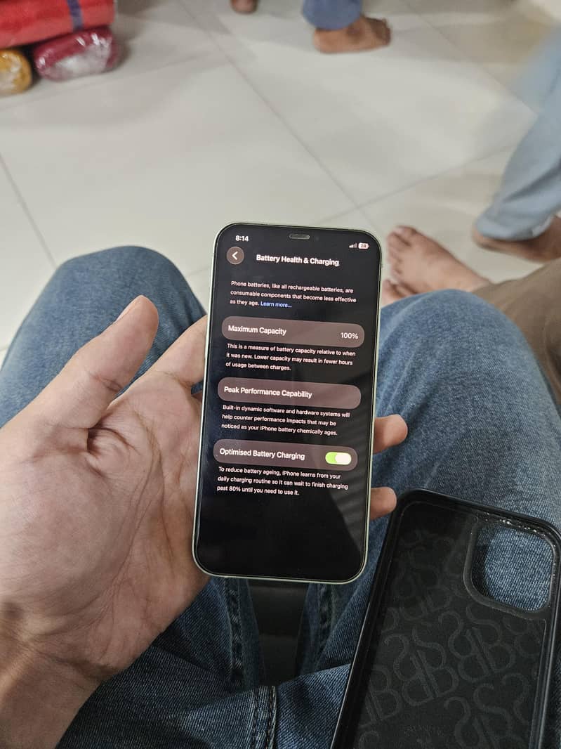 Apple iPhone 12 4