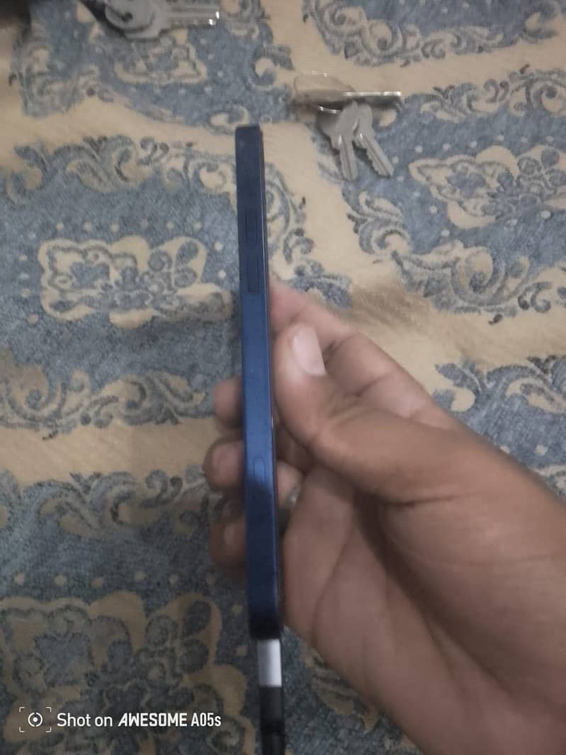 Apple iPhone 12 2