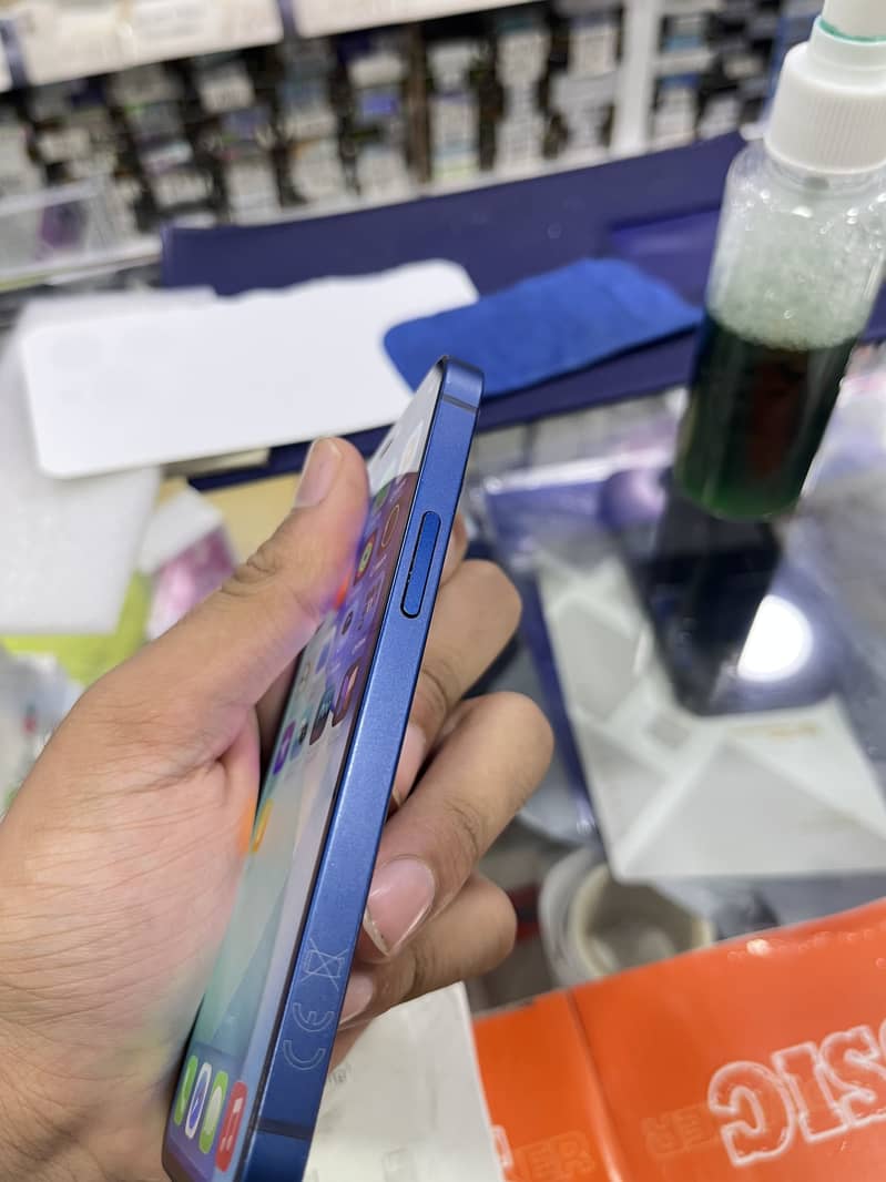 Iphone 12 mini 0