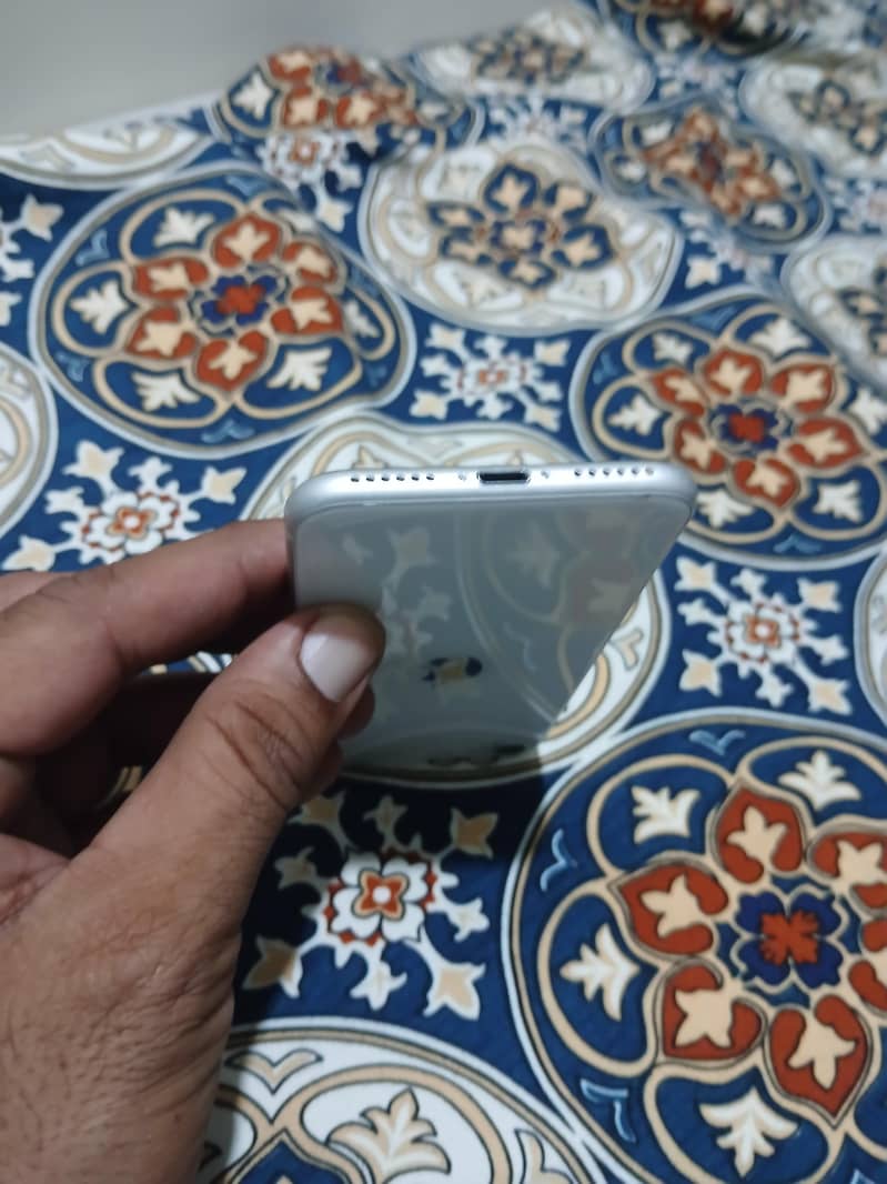 Apple iPhone SE 3