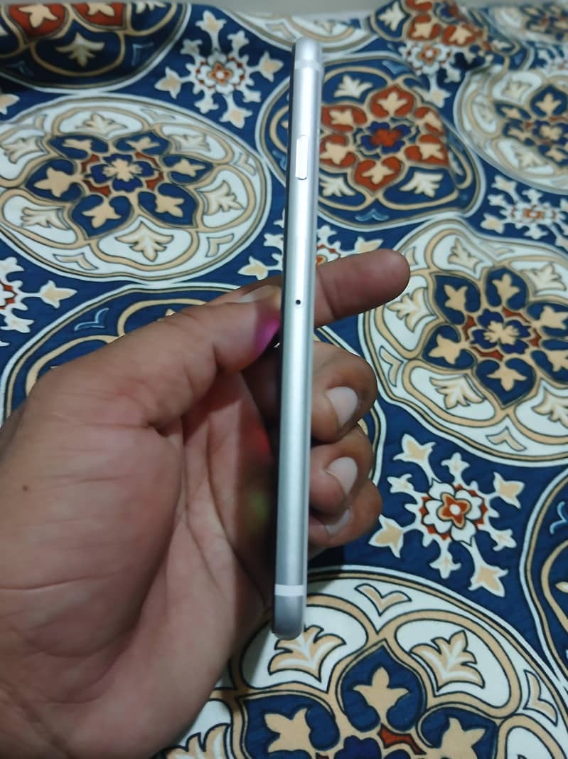 Apple iPhone SE 4