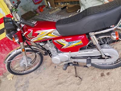 2025. ky 8 Mahiny ki bike ha total 8k chali ha