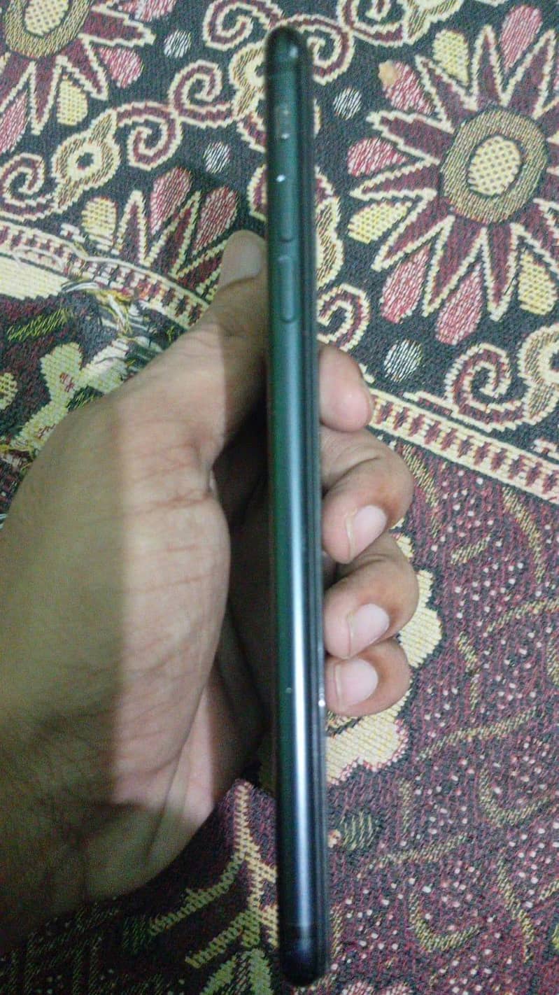 Apple iPhone 7 Plus 2