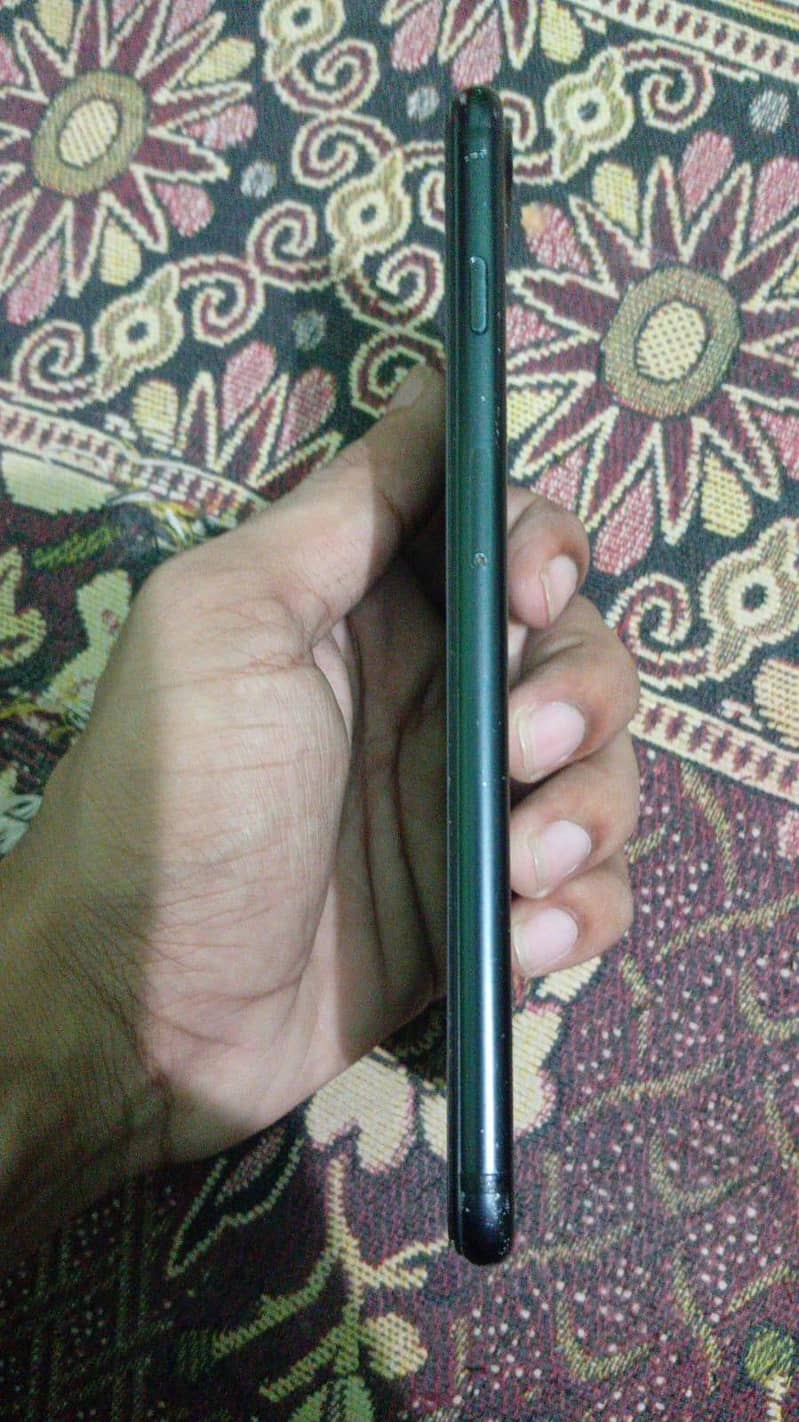 Apple iPhone 7 Plus 4