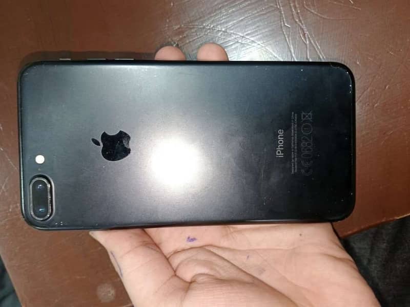 Apple iPhone 7 Plus 1