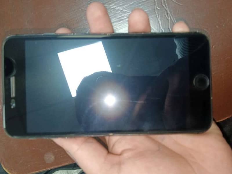 Apple iPhone 7 Plus 4