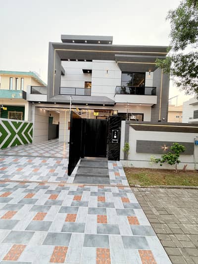 10marla house for sale in G-Block Central Park Lahore feroz pur road