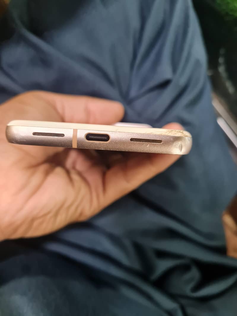Google Pixel 8 3
