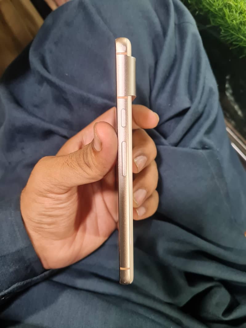 Google Pixel 8 5